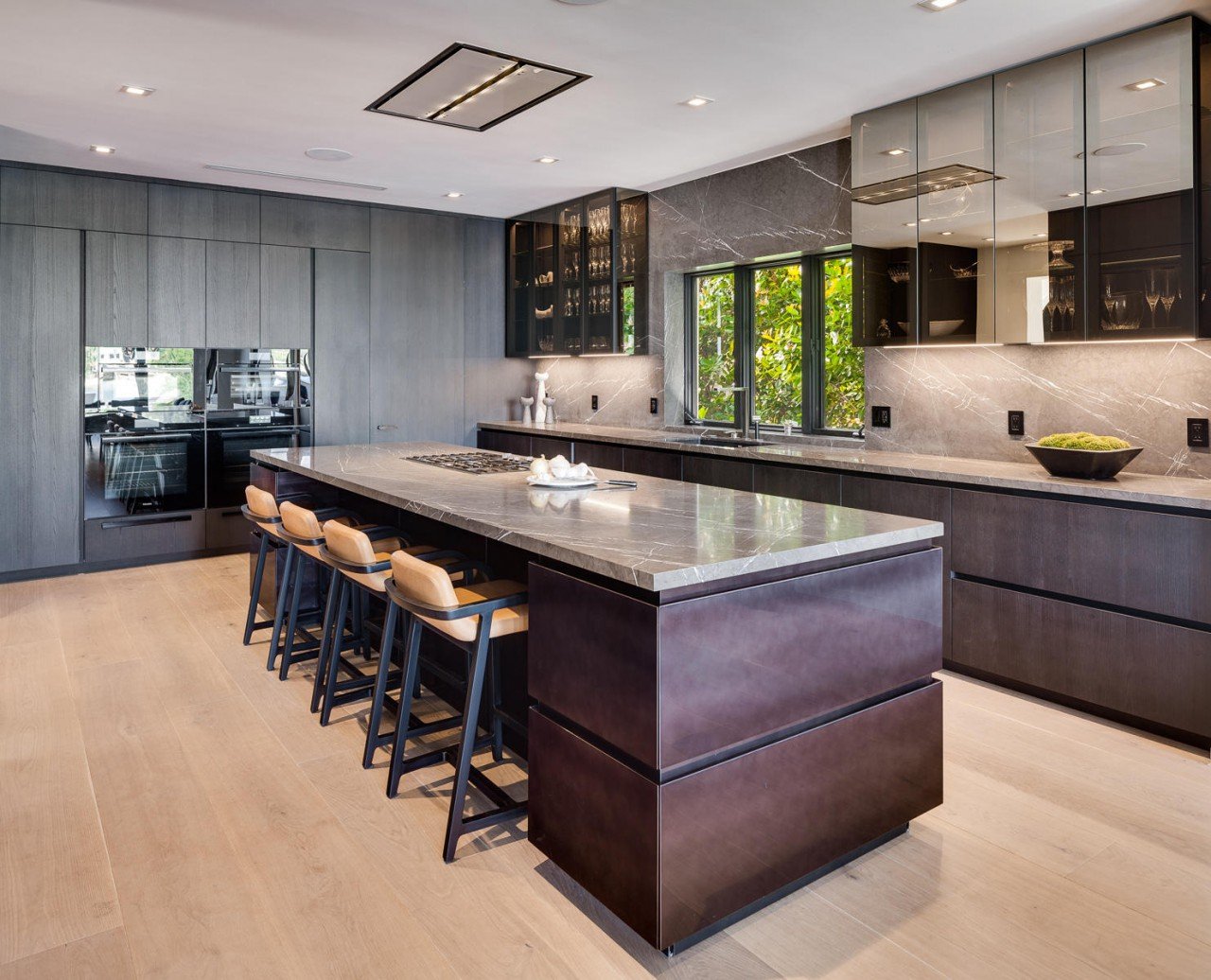 CONFIDENT CONCEPT LUXURY RESIDENTIAL