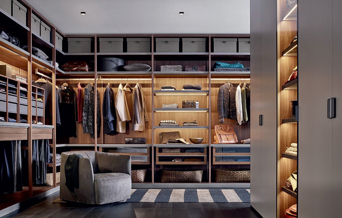 Top Design Tips For Creating a Clutter Free Closet